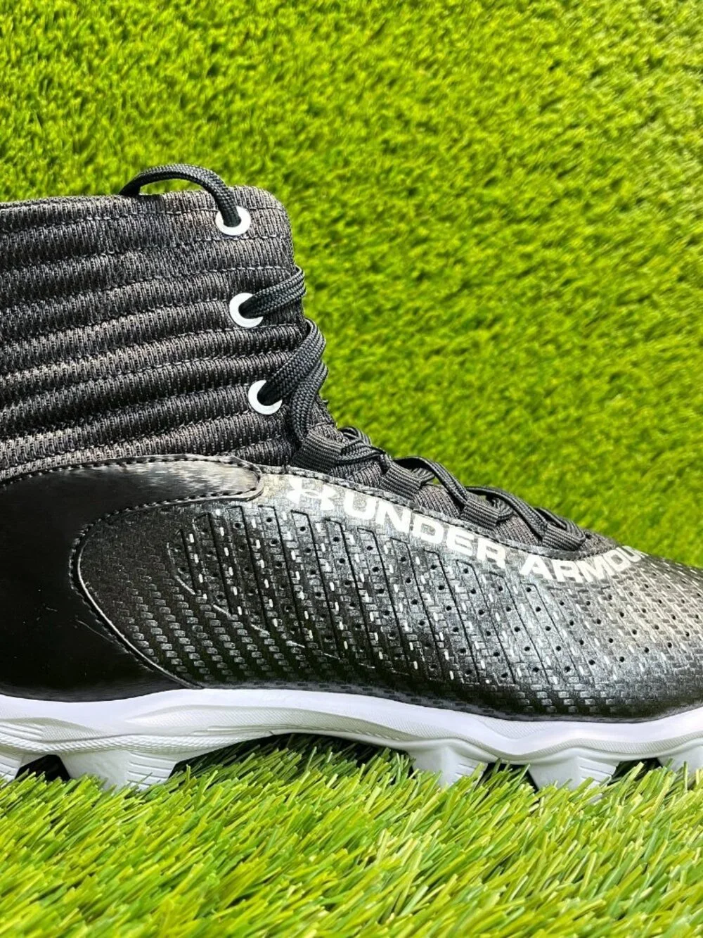 Under Armour‎ Highlight Franchise RM 2.0 Mens Size 9 Black White Football Cleats